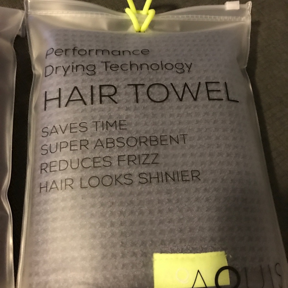 Sold New Aquis Hair Towel Set - Picture 5 of 6